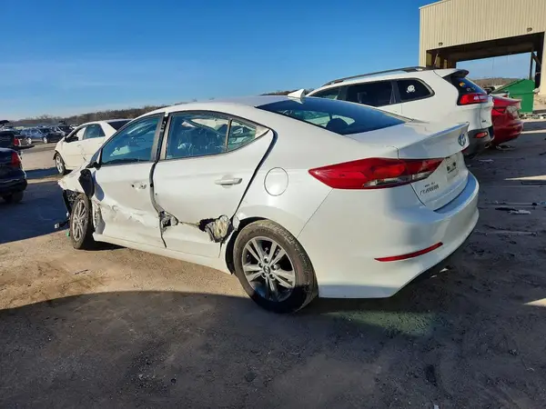5NPD84LF7HH206027 2017 HYUNDAI ELANTRA - Image 2