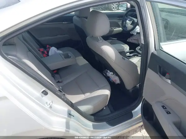 5NPD84LF7HH209963 2017 HYUNDAI ELANTRA - Image 8