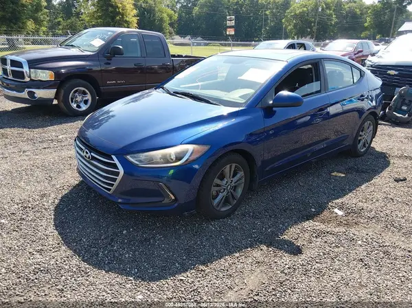 5NPD84LF7HH211440 2017 HYUNDAI ELANTRA - Image 2