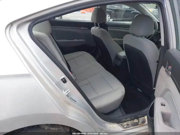 5NPD84LF7JH215249 2018 HYUNDAI ELANTRA - Image 8