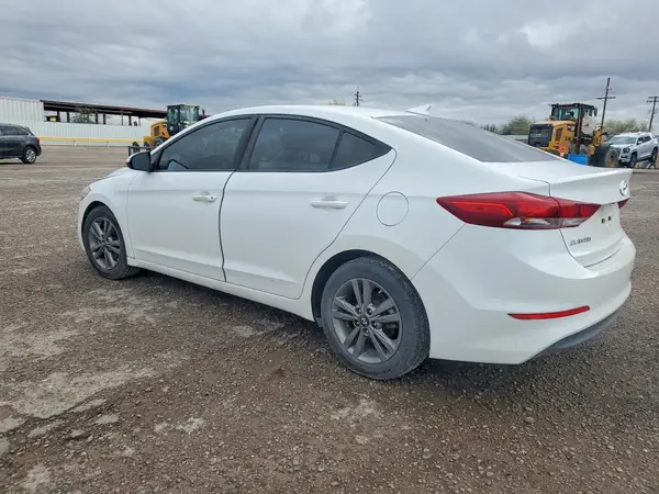 5NPD84LF7JH215462 2018 HYUNDAI ELANTRA - Image 2