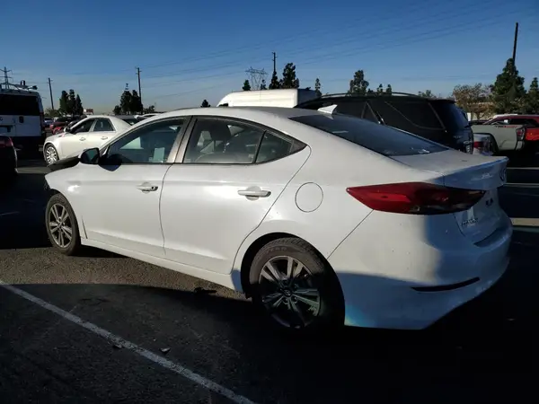 5NPD84LF7JH216787 2018 HYUNDAI ELANTRA - Image 2
