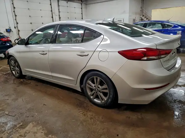 5NPD84LF7JH217101 2018 HYUNDAI ELANTRA - Image 2
