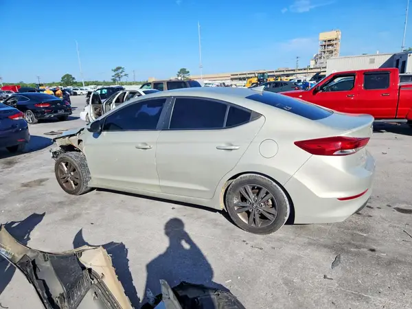 5NPD84LF7JH219771 2018 HYUNDAI ELANTRA - Image 2
