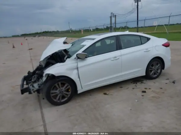 5NPD84LF7JH220998 2018 HYUNDAI ELANTRA - Image 2