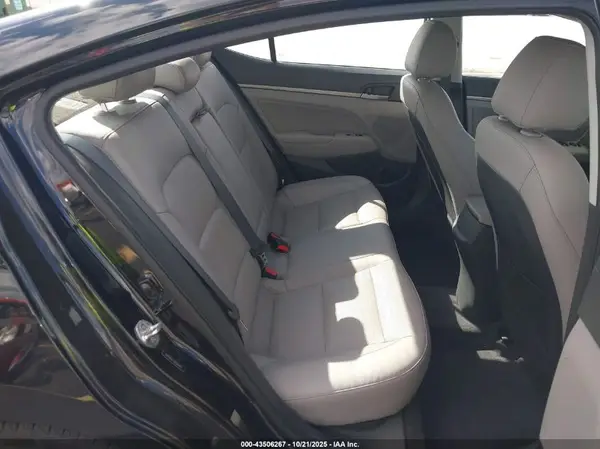 5NPD84LF7JH225215 2018 HYUNDAI ELANTRA - Image 8