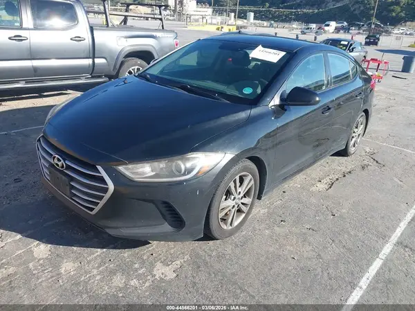 5NPD84LF7JH225599 2018 HYUNDAI ELANTRA - Image 2