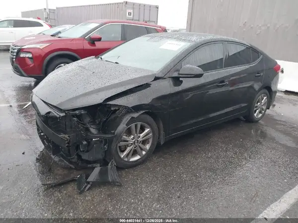 5NPD84LF7JH226588 2018 HYUNDAI ELANTRA - Image 2