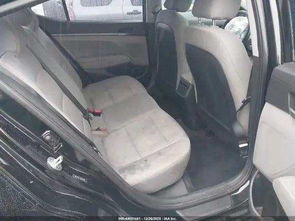 5NPD84LF7JH226588 2018 HYUNDAI ELANTRA - Image 8