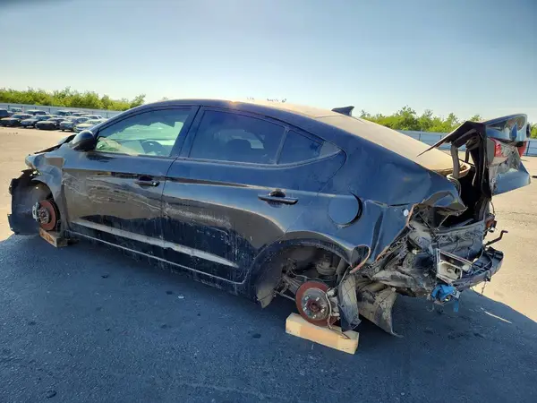 5NPD84LF7JH227160 2018 HYUNDAI ELANTRA - Image 2