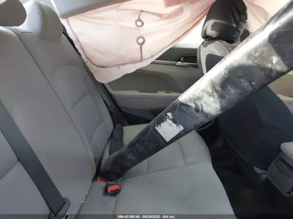 5NPD84LF7JH233850 2018 HYUNDAI ELANTRA - Image 8