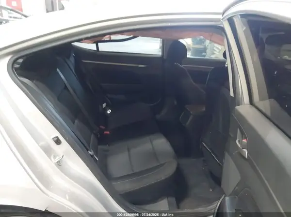 5NPD84LF7JH236120 2018 HYUNDAI ELANTRA - Image 8