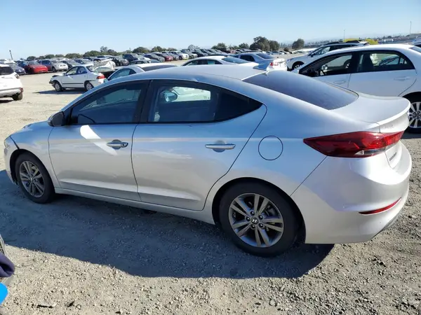 5NPD84LF7JH238658 2018 HYUNDAI ELANTRA - Image 2