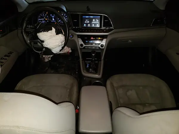 5NPD84LF7JH240412 2018 HYUNDAI ELANTRA - Image 8