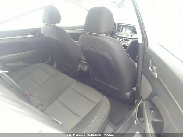 5NPD84LF7JH241480 2018 HYUNDAI ELANTRA - Image 8