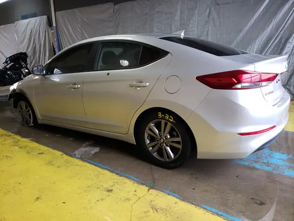 5NPD84LF7JH241818 2018 HYUNDAI ELANTRA - Image 2