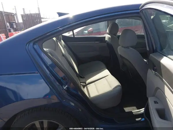 5NPD84LF7JH241916 2018 HYUNDAI ELANTRA - Image 8