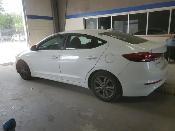 5NPD84LF7JH243102 2018 HYUNDAI ELANTRA - Image 2