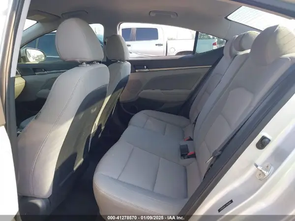 5NPD84LF7JH245657 2018 HYUNDAI ELANTRA - Image 8