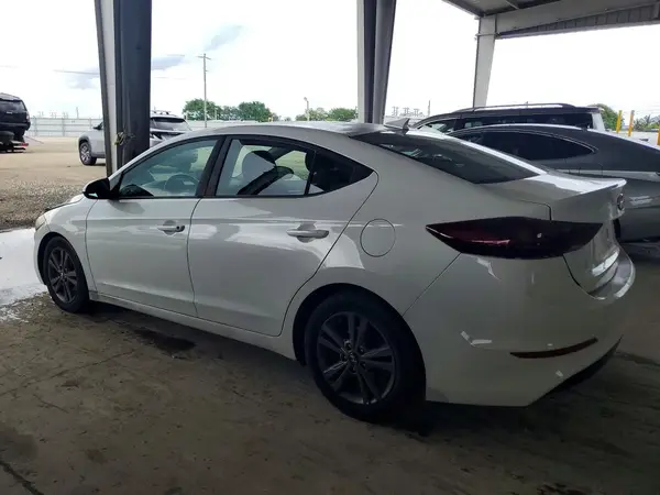 5NPD84LF7JH248011 2018 HYUNDAI ELANTRA - Image 2