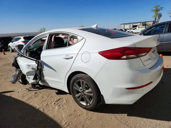 5NPD84LF7JH254102 2018 HYUNDAI ELANTRA - Image 2