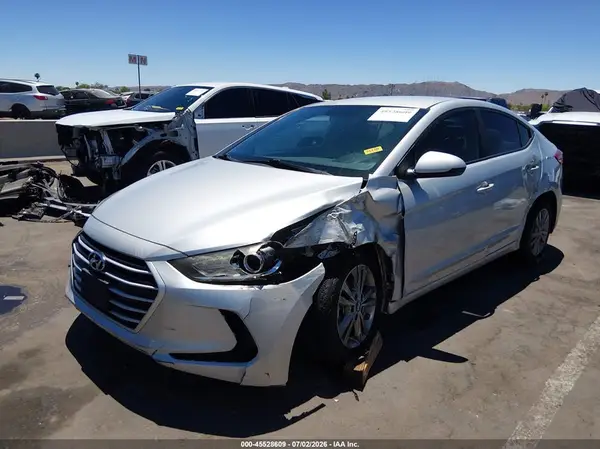 5NPD84LF7JH257498 2018 HYUNDAI ELANTRA - Image 2