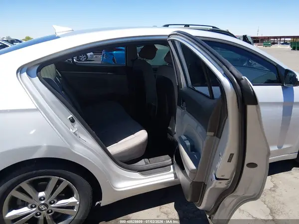 5NPD84LF7JH257498 2018 HYUNDAI ELANTRA - Image 8