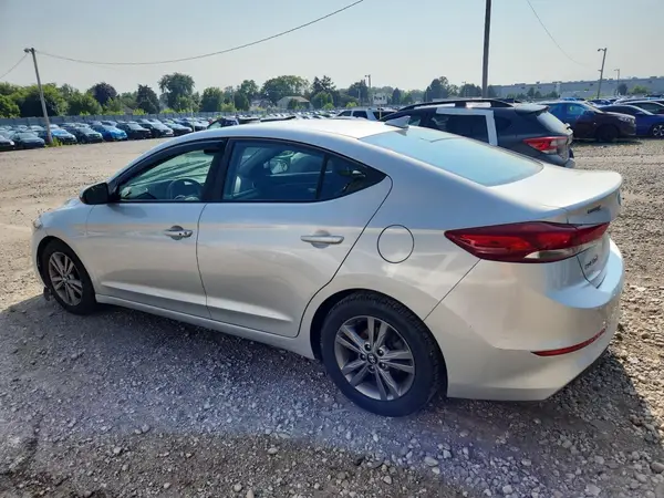 5NPD84LF7JH257629 2018 HYUNDAI ELANTRA - Image 2