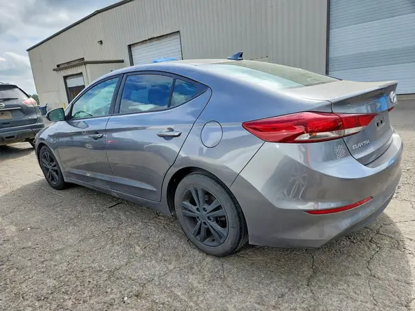 5NPD84LF7JH258148 2018 HYUNDAI ELANTRA - Image 2