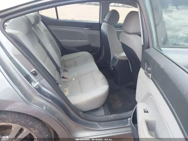 5NPD84LF7JH265990 2018 HYUNDAI ELANTRA - Image 8