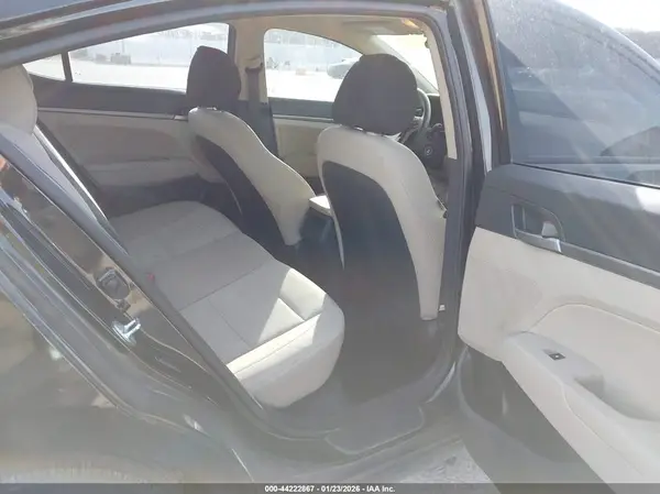 5NPD84LF7JH267237 2018 HYUNDAI ELANTRA - Image 8