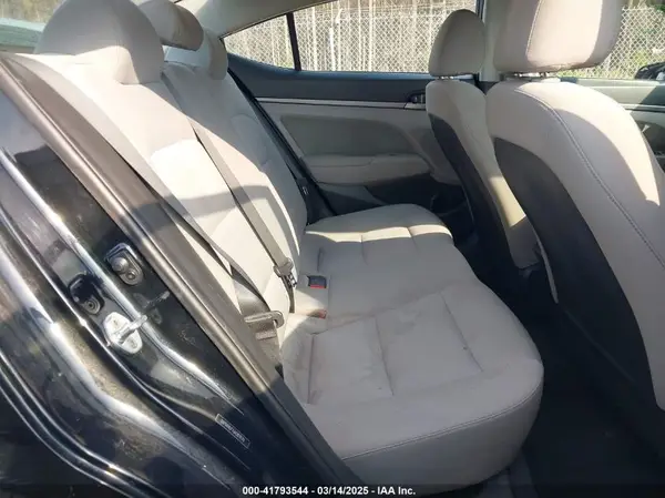 5NPD84LF7JH287679 2018 HYUNDAI ELANTRA - Image 8
