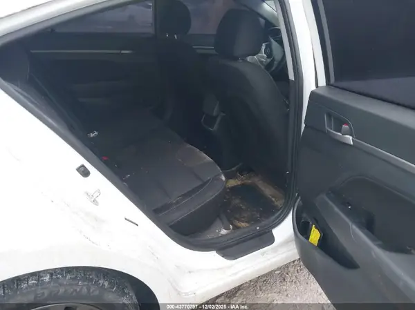 5NPD84LF7JH298519 2018 HYUNDAI ELANTRA - Image 8