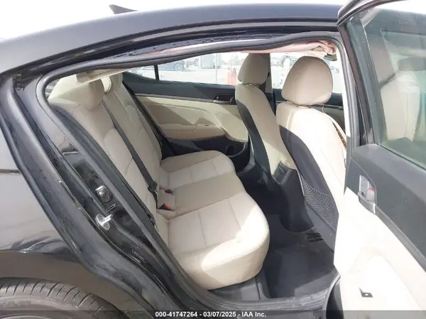 5NPD84LF7JH300219 2018 HYUNDAI ELANTRA - Image 8