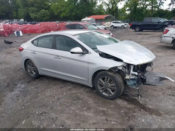 5NPD84LF7JH303475 2018 HYUNDAI ELANTRA - Image 1
