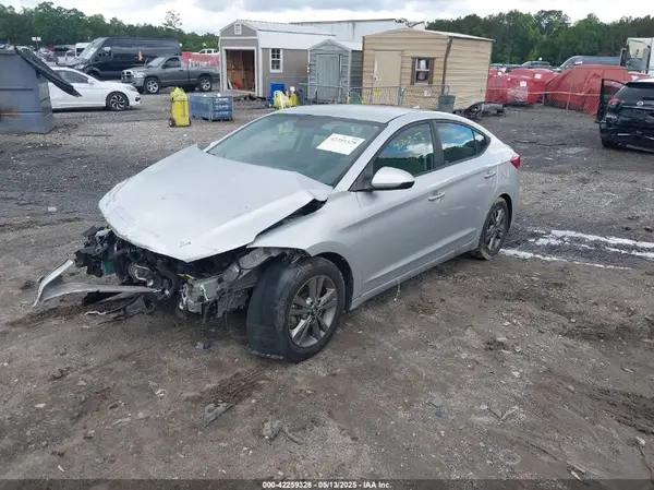 5NPD84LF7JH303475 2018 HYUNDAI ELANTRA - Image 2