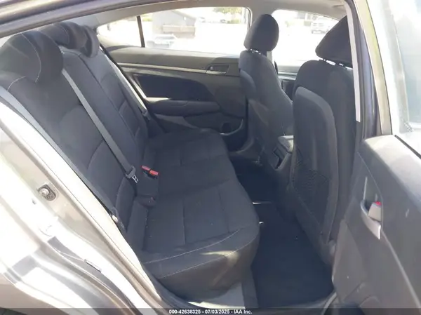 5NPD84LF7JH303993 2018 HYUNDAI ELANTRA - Image 8
