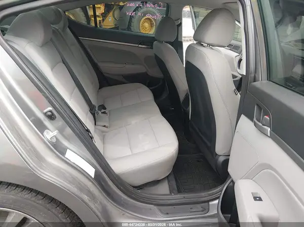 5NPD84LF7JH305355 2018 HYUNDAI ELANTRA - Image 8