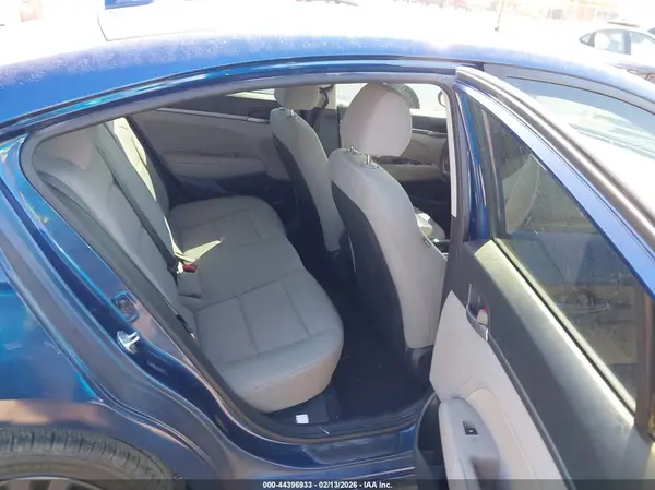 5NPD84LF7JH312130 2018 HYUNDAI ELANTRA - Image 8