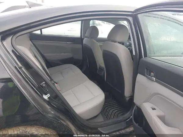5NPD84LF7JH313052 2018 HYUNDAI ELANTRA - Image 8