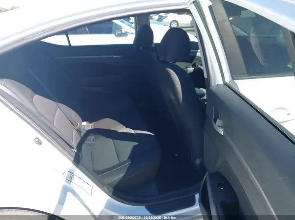 5NPD84LF7JH315383 2018 HYUNDAI ELANTRA - Image 8