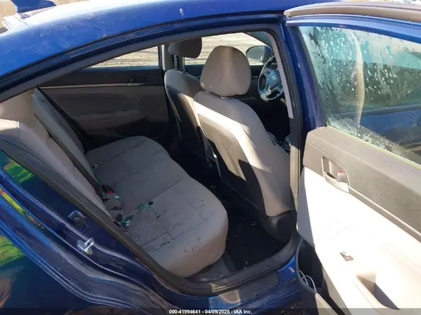 5NPD84LF7JH327209 2018 HYUNDAI ELANTRA - Image 8