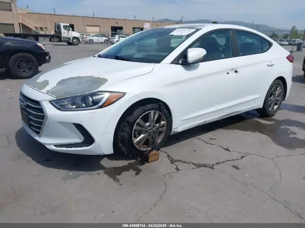 5NPD84LF7JH328523 2018 HYUNDAI ELANTRA - Image 2