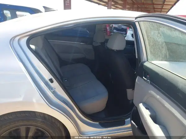 5NPD84LF7JH340302 2018 HYUNDAI ELANTRA - Image 8