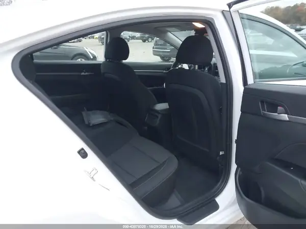 5NPD84LF7JH340641 2018 HYUNDAI ELANTRA - Image 8
