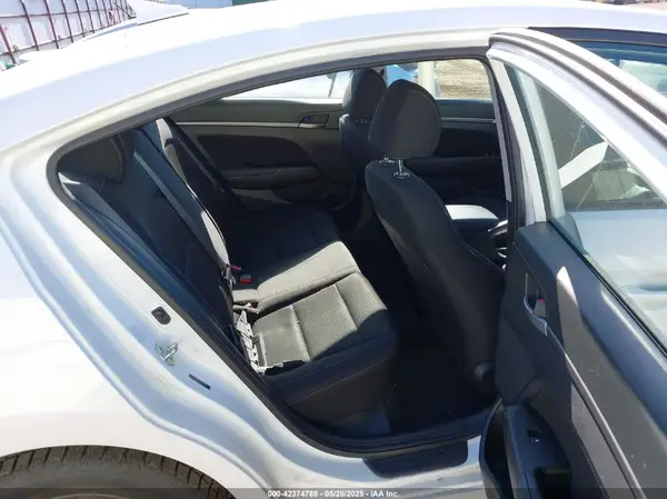 5NPD84LF7JH341207 2018 HYUNDAI ELANTRA - Image 8