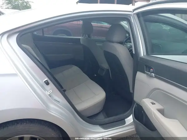 5NPD84LF7JH354765 2018 HYUNDAI ELANTRA - Image 8