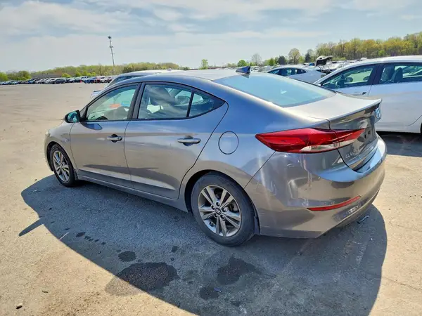 5NPD84LF7JH355561 2018 HYUNDAI ELANTRA - Image 2