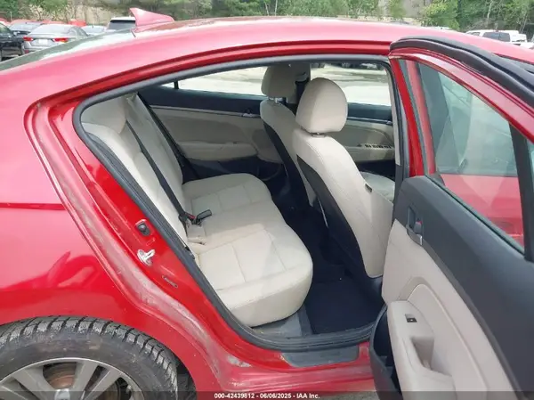 5NPD84LF7JH357973 2018 HYUNDAI ELANTRA - Image 8