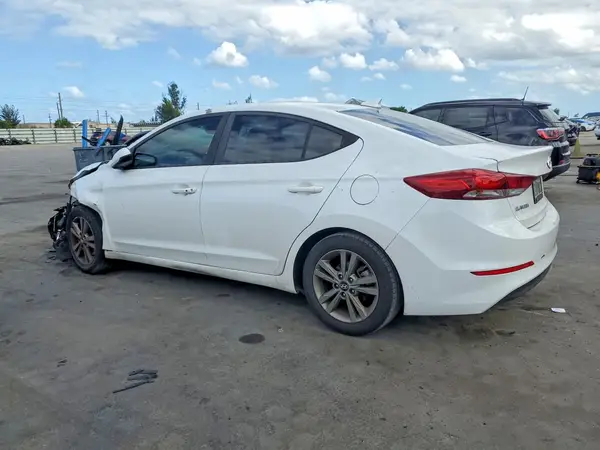 5NPD84LF7JH359819 2018 HYUNDAI ELANTRA - Image 2